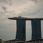 Архитектурный дизайн элитного казино с игровыми столами рулетки